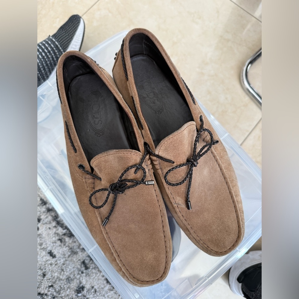 Tod’s Men’s Gommino Driving Shoes – Suede Loafers – Tan Brown – Size 8.5
